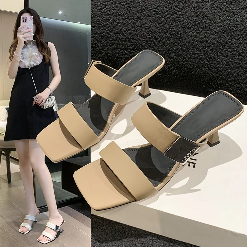Summer New Women's Fashion All-in-one Khaki Small Heel Sandals Square Open-toed Flip-flops Western Women's Shoes
Summer New Women's Fashion All-in-one Khaki Small Heel Sandals Square Open-toed Flip-flops Western Women's Shoes
