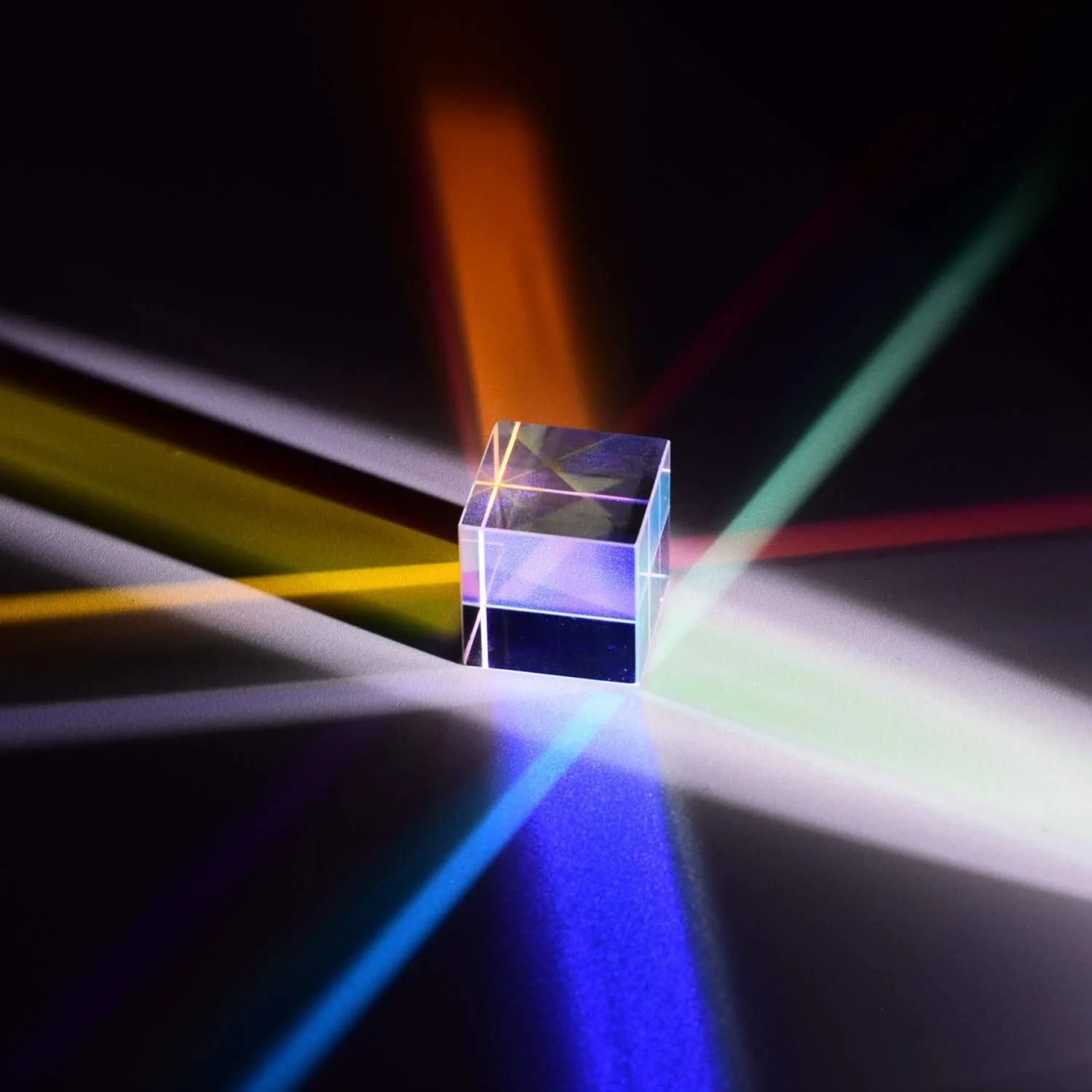 28*28*28 мм X-Cube RGB Prism дисперсионная призма для физики и украшения, призматическая линза
28*28*28 мм X-Cube RGB Prism дисперсионная призма для физики и украшения, призматическая линза