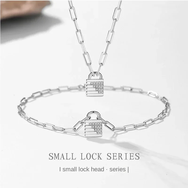 2024 S925 Lovers Love Necklace Minimalist Lover Lock Love Pendant Light Luxury Love Male Female Clavicular Chain Jewelry Gifts
2024 S925 Lovers Love Necklace Minimalist Lover Lock Love Pendant Light Luxury Love Male Female Clavicular Chain Jewelry Gifts