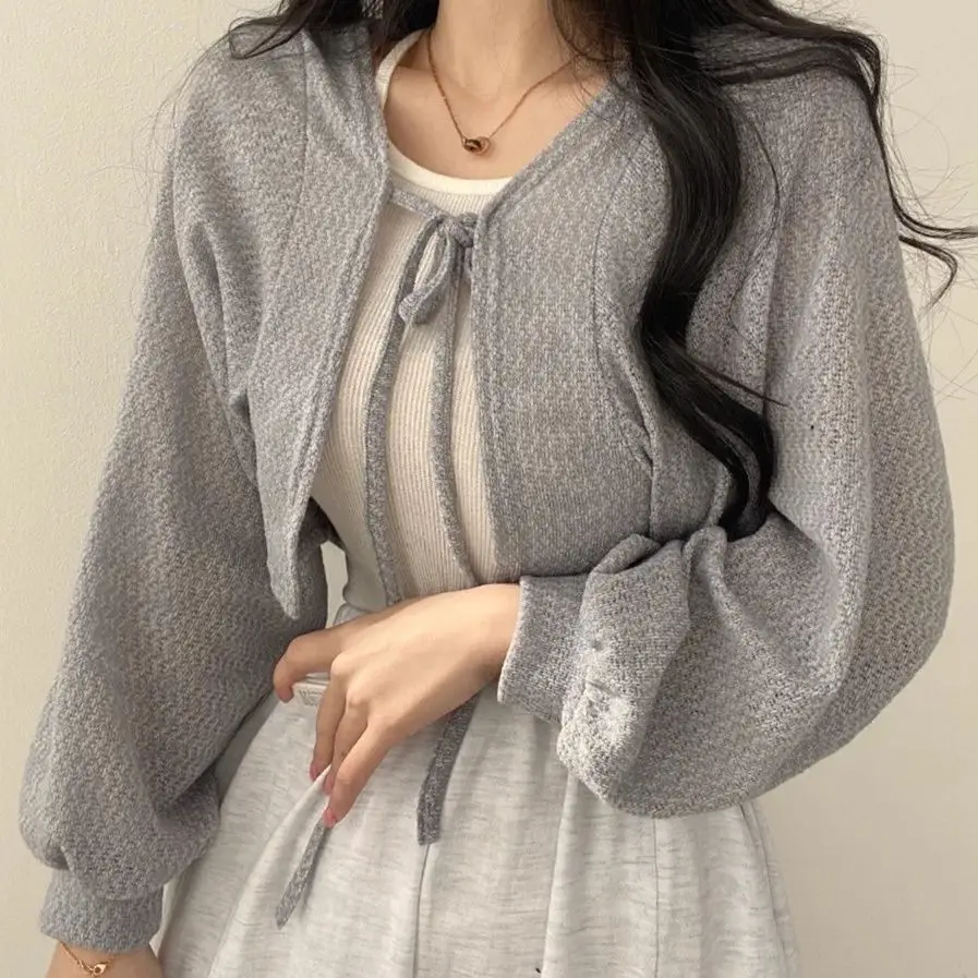 Thin White Cardigan Women Summer Sunscreen Lace-up Knitwear Top Female Korean Style Lantern Sleeve Short Coat Casual Elegant Top
Thin White Cardigan Women Summer Sunscreen Lace-up Knitwear Top Female Korean Style Lantern Sleeve Short Coat Casual Elegant Top