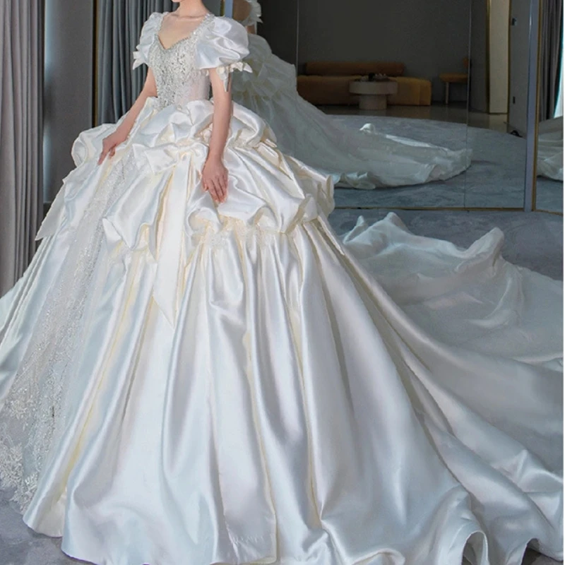Luxury Princess Women Wedding Dresses Square Neck Short Sleeve Beading Ruffle Satin Bridal Gown Ball Gown vestidos novias boda
Luxury Princess Women Wedding Dresses Square Neck Short Sleeve Beading Ruffle Satin Bridal Gown Ball Gown vestidos novias boda