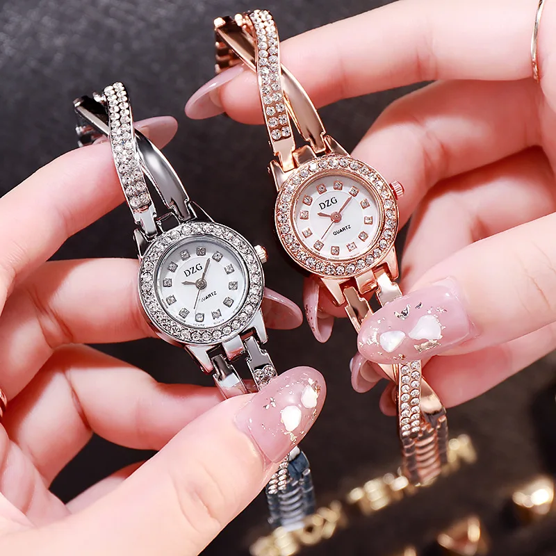 Women's Watch Diamond Fashion Small Dial Spiral Crown Quartz Watch Casual Ladies Watch Dress Clock Retro Quartz Wristwatches New
Women's Watch Diamond Fashion Small Dial Spiral Crown Quartz Watch Casual Ladies Watch Dress Clock Retro Quartz Wristwatches New