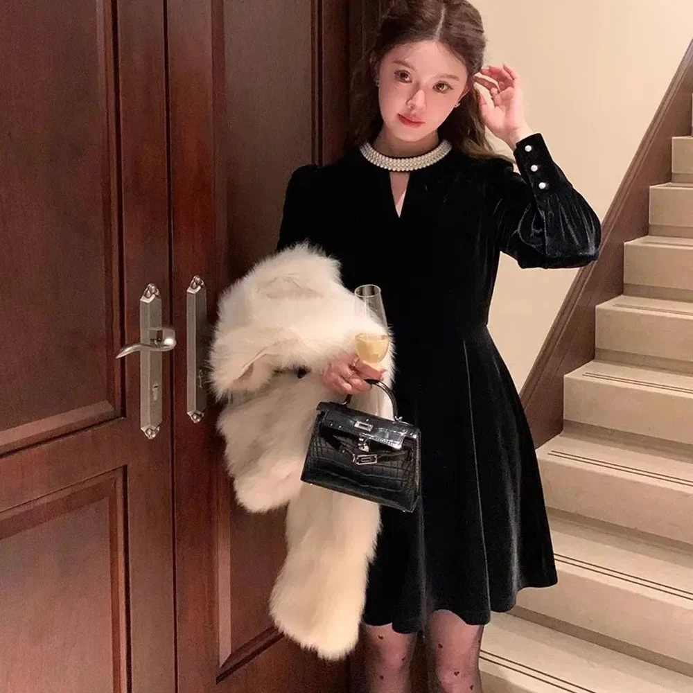 French Elegant Pearl Neck Velvet Dress Womens Temperament Hollow Out Mini Dress Celebrity Black Long Dresses Sweet Gift
French Elegant Pearl Neck Velvet Dress Womens Temperament Hollow Out Mini Dress Celebrity Black Long Dresses Sweet Gift
