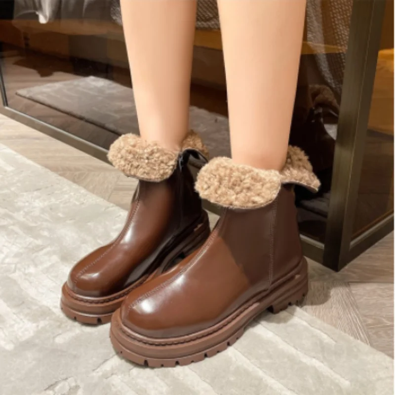 Женские ботинки челси с плюшевой подкладкой, зимняя теплая обувь на среднем массивном каблуке, готические гладиаторы, Нескользящие, 2022 
Женские ботинки челси с плюшевой подкладкой, зимняя теплая обувь на среднем массивном каблуке, готические гладиаторы, Нескользящие, 2022