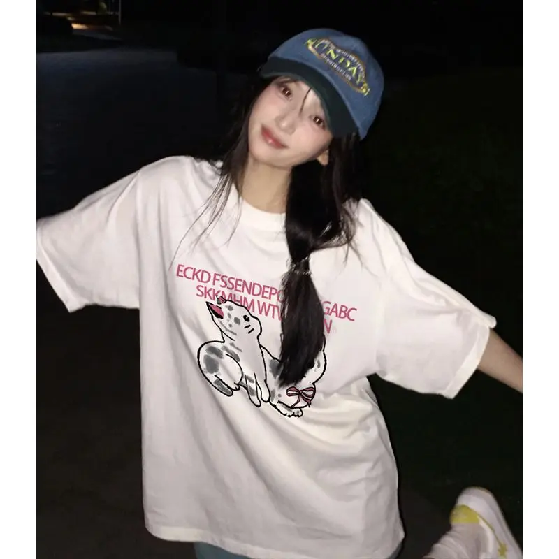 Retro 2024 summer new short-sleeved T-shirt for female students Korean style loose cat print versatile niche sweet style top y2k
Retro 2024 summer new short-sleeved T-shirt for female students Korean style loose cat print versatile niche sweet style top y2k