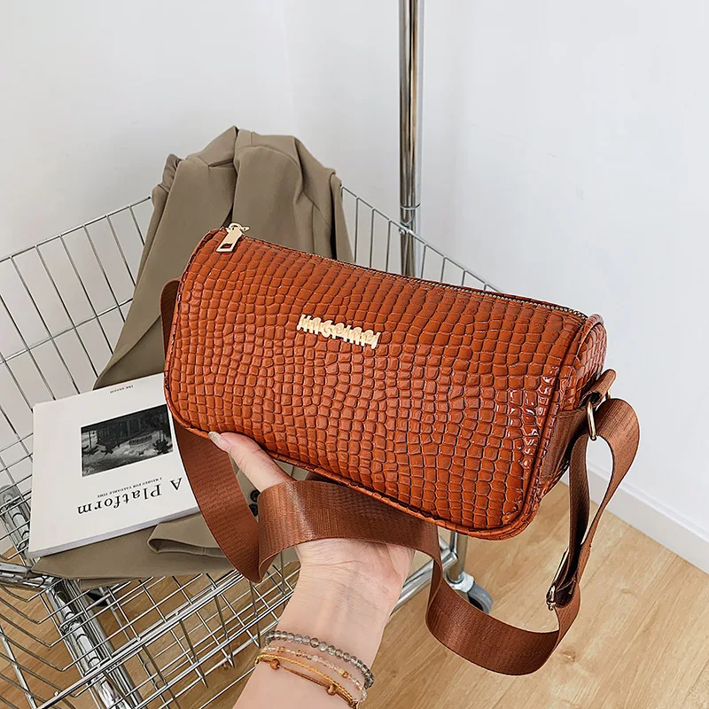 Luxury Leather Crossbody Bag Crocodile Pattern Women's Sophisticated Fashion Shoulder Bag Large Capacity Waterproof Handbag
Luxury Leather Crossbody Bag Crocodile Pattern Women's Sophisticated Fashion Shoulder Bag Large Capacity Waterproof Handbag