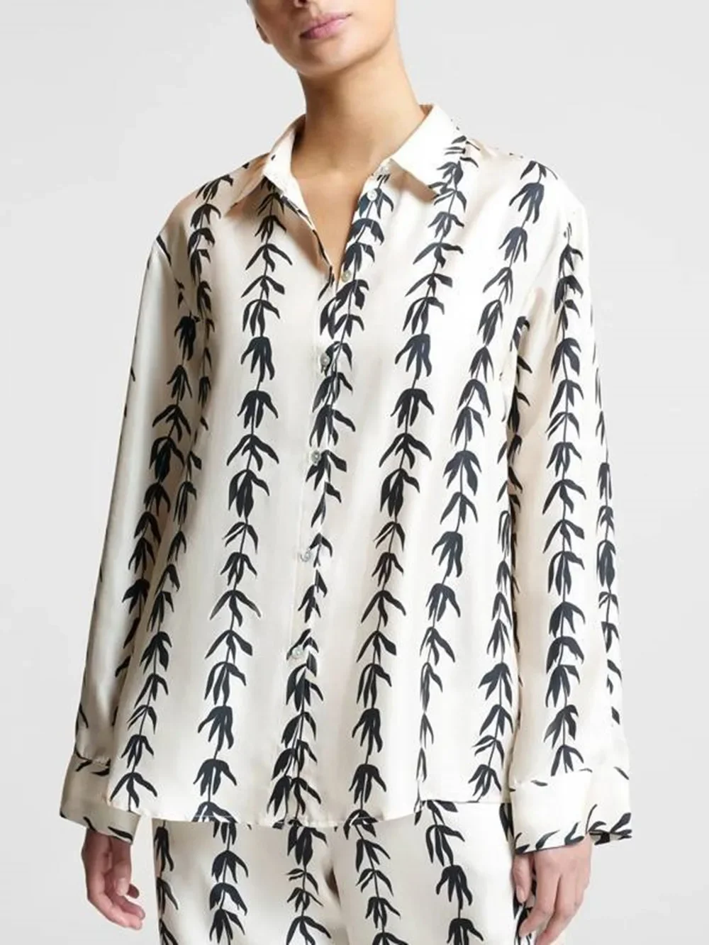 Women's Print Shirt 2023 New 100% Silk Print Turn-down Collar Single Breasted Casual Long Sleeve Blouse
Women's Print Shirt 2023 New 100% Silk Print Turn-down Collar Single Breasted Casual Long Sleeve Blouse