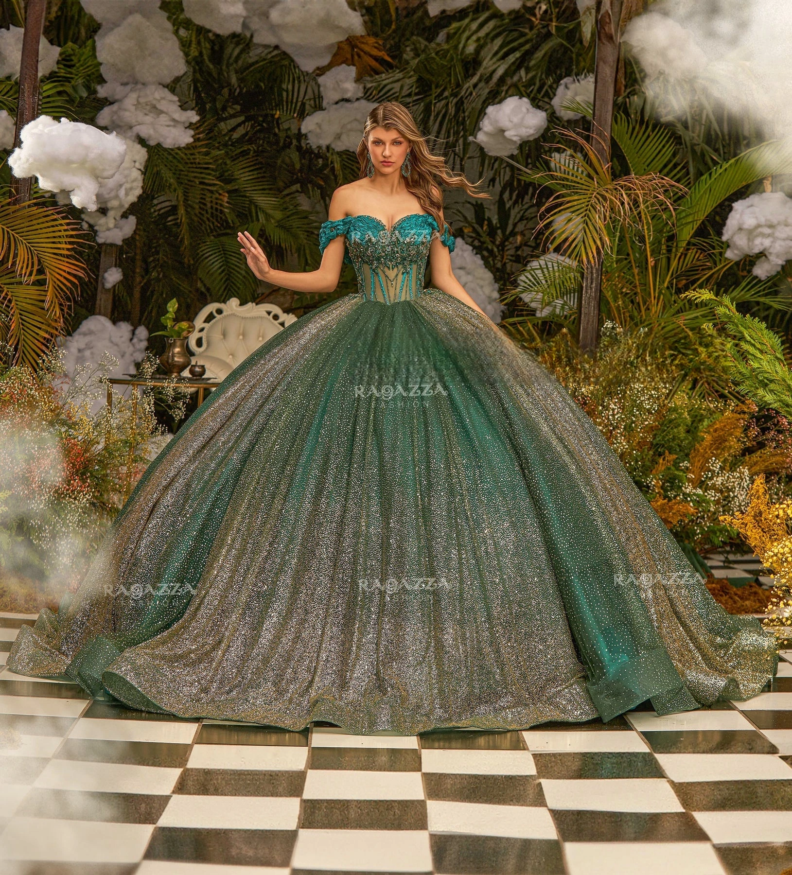 Sparkly Mexican Quinceanera Dresses Ball Gown Off The Shoulder Sequins Beaded Puffy Sweet 16 Dresses 15 Años
Sparkly Mexican Quinceanera Dresses Ball Gown Off The Shoulder Sequins Beaded Puffy Sweet 16 Dresses 15 Años