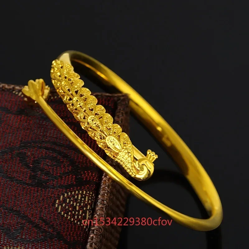 

Fashion New Imitation Gold Embossed Peacock Brass Gold Plated Ladies Fashion Opening Wedding Bracelet Gift