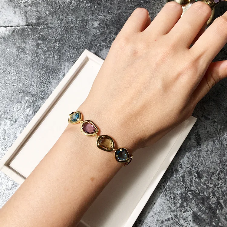European and American Style Net Red Literary Temperament Geometrically Irregular Water Drop String Colorful Crystal Bracelet
European and American Style Net Red Literary Temperament Geometrically Irregular Water Drop String Colorful Crystal Bracelet