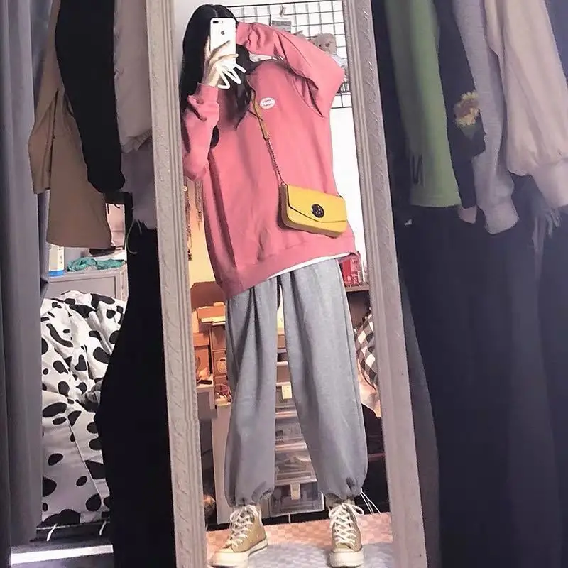 Женский осенний комплект из двух предметов, свитер с круглым вырезом, свободные штаны и леггинсы в Корейском стиле для студентов колледжа
Женский осенний комплект из двух предметов, свитер с круглым вырезом, свободные штаны и леггинсы в Корейском стиле для студентов колледжа