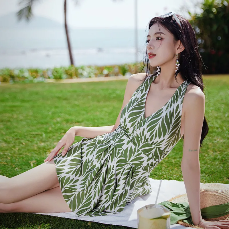 

2024 New One Piece Swimsuit With Skirt Vintage Swimwear Beach Bathing Suit Women Printed Backless Criss Crossed Sexy Korea Style