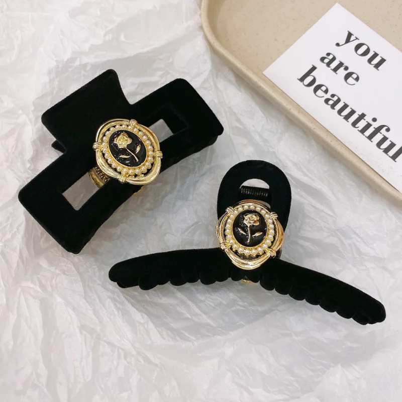 Black Camellia Flower hair claws women fashion velvet Bow hair claw girls elegance temperament headdress Hair Accessoires 2023
Black Camellia Flower hair claws women fashion velvet Bow hair claw girls elegance temperament headdress Hair Accessoires 2023