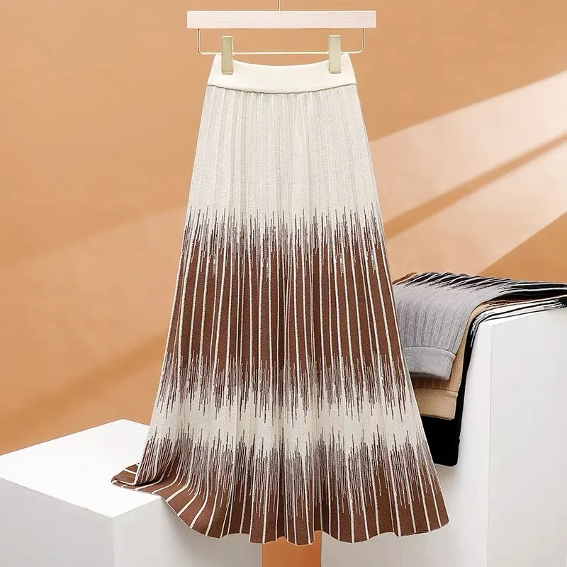 Autumn Winter High Waist Slim Elegant Skirts Fashion Large Swing Knitted Long Skirt Women Thickened Gradual Wool Pleated Skirts
Autumn Winter High Waist Slim Elegant Skirts Fashion Large Swing Knitted Long Skirt Women Thickened Gradual Wool Pleated Skirts