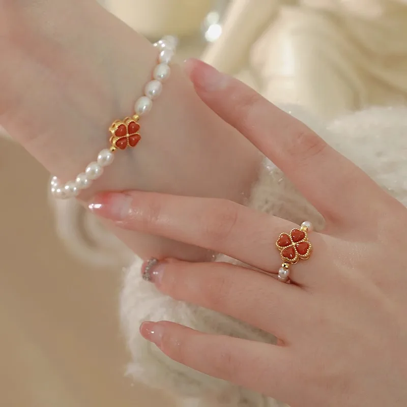 

Four leaf clover S925 sterling silver gild true southern red strong light oval natural freshwater pearl bracelet for women