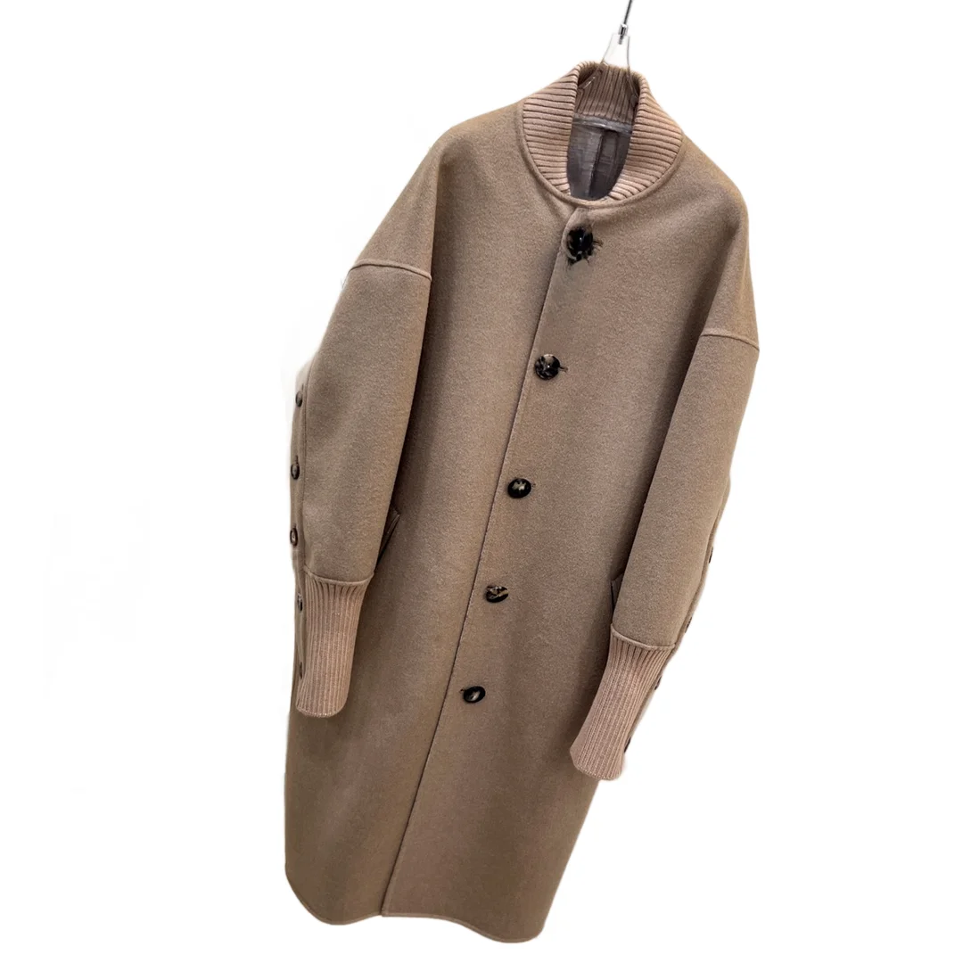 Cashmere coat coat round neck long loose version solid color single breasted design warm and comfortable autumn/Winter 2023
Cashmere coat coat round neck long loose version solid color single breasted design warm and comfortable autumn/Winter 2023