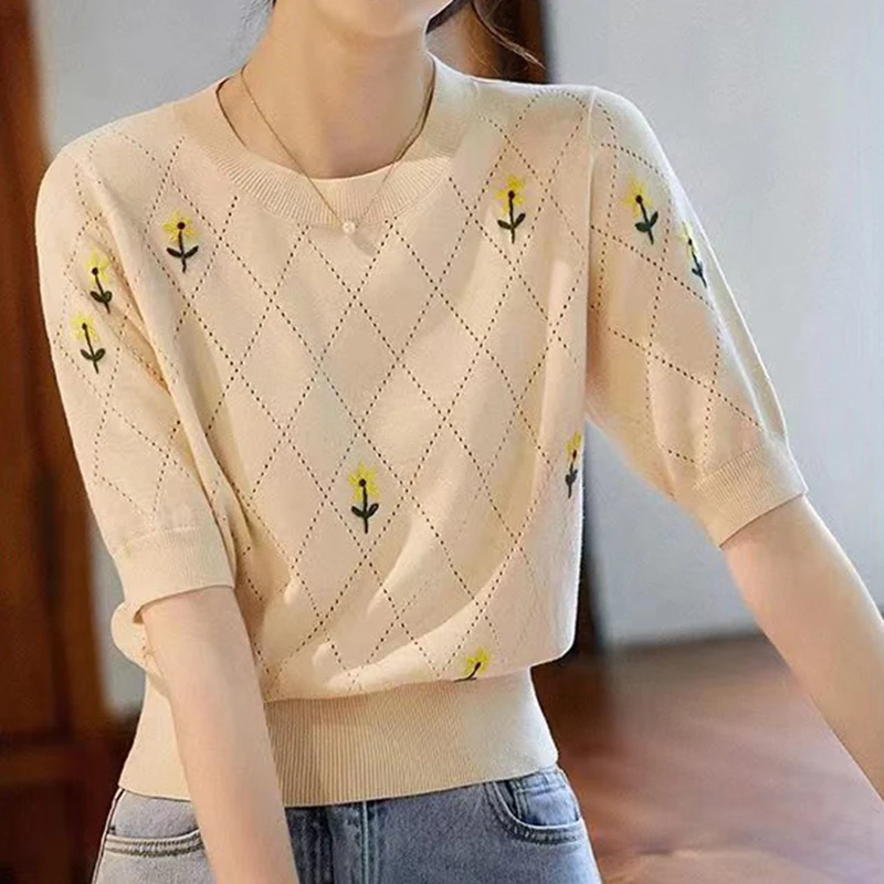Korean Style Embroidery Tee Shirt Femme O Neck T Shirt For Women 2023 Summer Short Sleeve Pullover Tshirts Female Knitted Tops
Korean Style Embroidery Tee Shirt Femme O Neck T Shirt For Women 2023 Summer Short Sleeve Pullover Tshirts Female Knitted Tops
