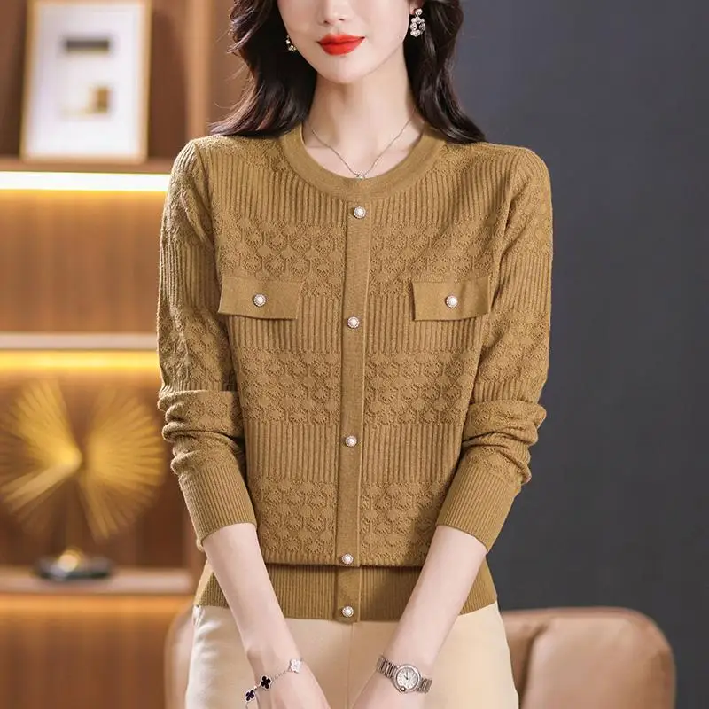 Elegant O-Neck Button Spliced All-match Blouses Women's Clothing 2024 Spring New Loose Casual Pullovers Tops Office Lady Shirts
Elegant O-Neck Button Spliced All-match Blouses Women's Clothing 2024 Spring New Loose Casual Pullovers Tops Office Lady Shirts