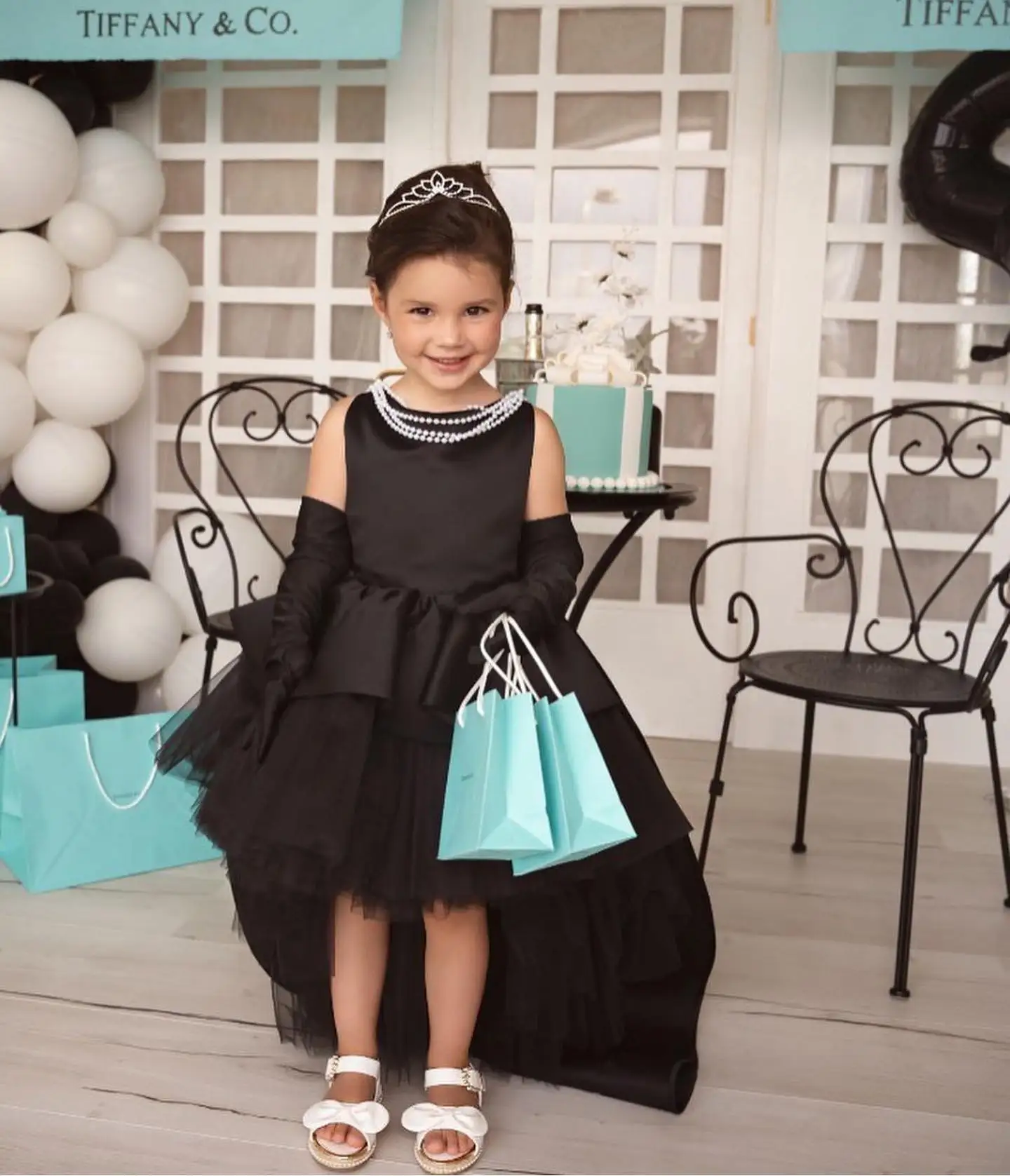 

Elegant Black Flower Girl Dresses Hi Lo Tiered Ruffles Little Girls Birthday Party Gowns Formal Bows Long Train Ruched Skirts