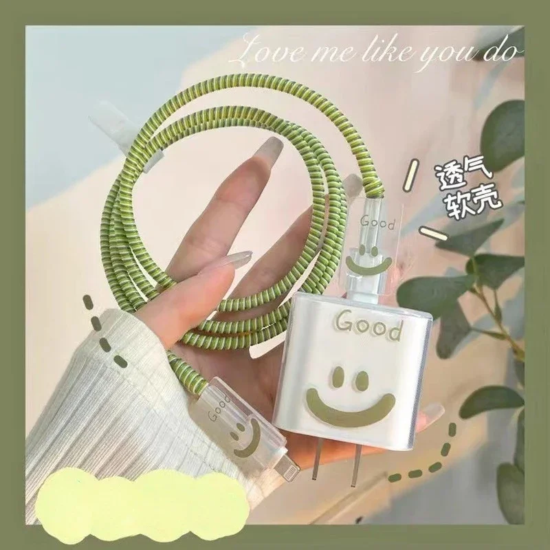 18/20W Cute INS Capa USB Cable Protector Head Winder Head Cord Case CoverData Line Bite Fast Charging Case for iPhone
18/20W Cute INS Capa USB Cable Protector Head Winder Head Cord Case CoverData Line Bite Fast Charging Case for iPhone