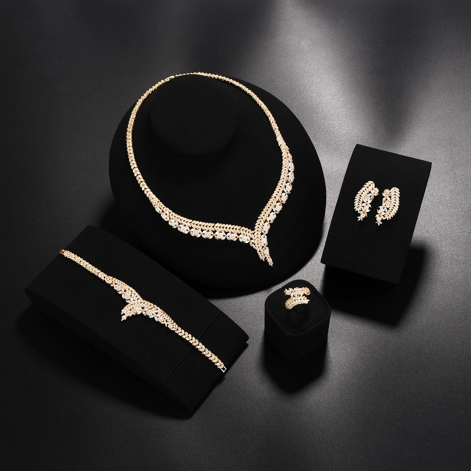Women's wedding jewelry set engagement jewelry cubic zircon luxury design fashion accessories
Women's wedding jewelry set engagement jewelry cubic zircon luxury design fashion accessories