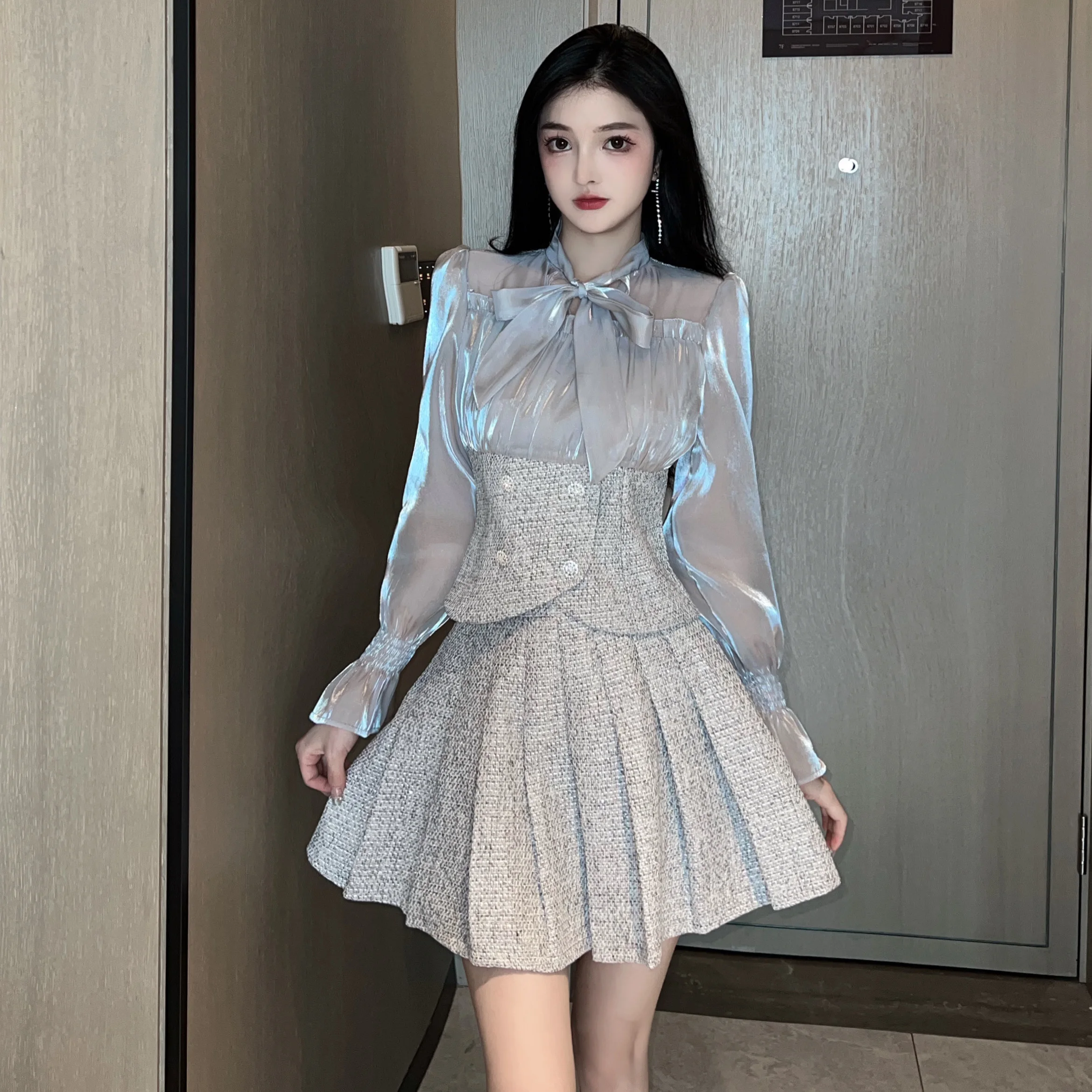 UNXX 2023 Autumn New Arrivals Chic French Style Puff Sleeve Blouse with Pleated Skirt Set for Women Office Lady Female Hot Sale
UNXX 2023 Autumn New Arrivals Chic French Style Puff Sleeve Blouse with Pleated Skirt Set for Women Office Lady Female Hot Sale