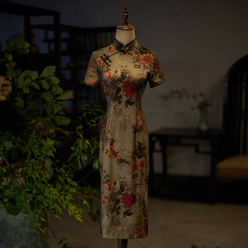 Elegant Traditional Mandarin Collar Chinese Women Qipao Retro Floral Printed Satin Knee-Length Cheongsam Dresses
Elegant Traditional Mandarin Collar Chinese Women Qipao Retro Floral Printed Satin Knee-Length Cheongsam Dresses