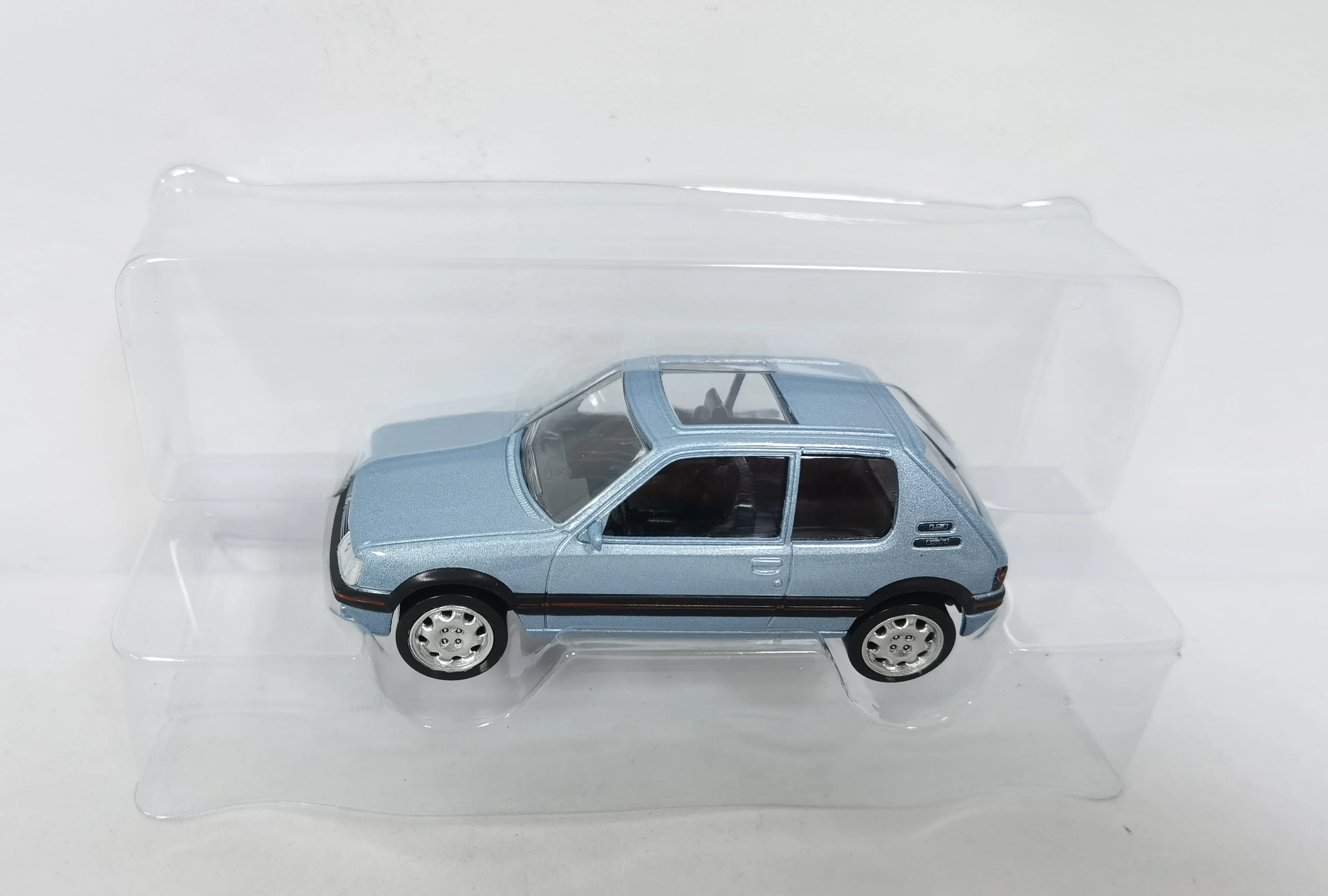 Renault1/64 205 GTI игрушки, подарочные модели автомобилей синего цвета для коллекции подарков
Renault1/64 205 GTI игрушки, подарочные модели автомобилей синего цвета для коллекции подарков