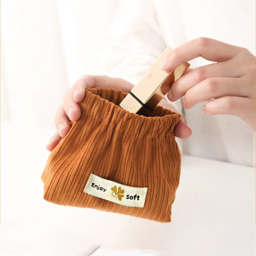Flower Mini Cosmetic Bag Fashion Makeup Bag Storage Bag Lipstick Storage Bag Earphone Bag Travel Supplies Coin Purse Women
Flower Mini Cosmetic Bag Fashion Makeup Bag Storage Bag Lipstick Storage Bag Earphone Bag Travel Supplies Coin Purse Women