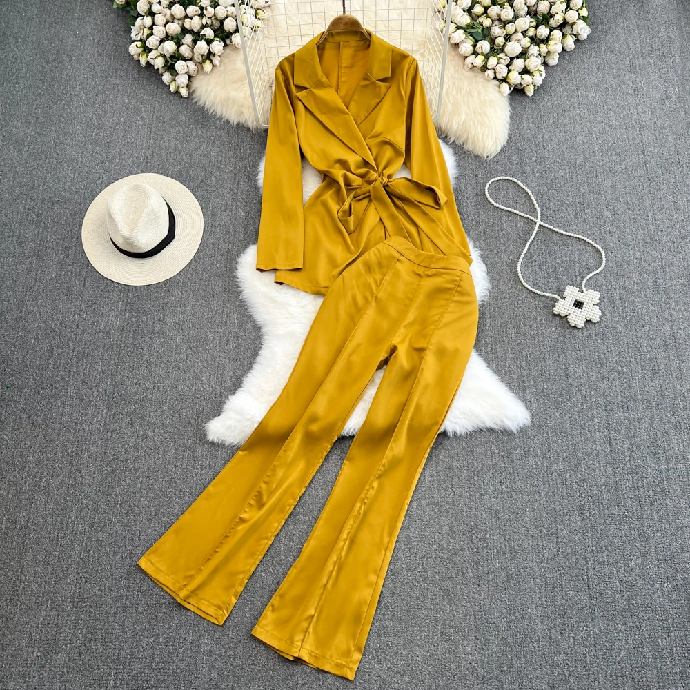 Mid Length Suit Collar Nipped Waist Top High Waist Casual Slit Flare Pants Two Piece Set
Mid Length Suit Collar Nipped Waist Top High Waist Casual Slit Flare Pants Two Piece Set