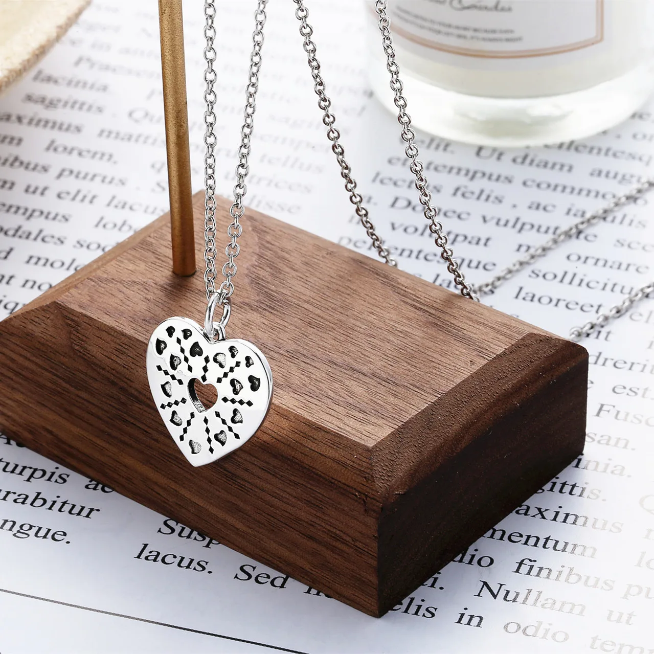 Women's 925 Sterling Silver Necklace Retro Old Heart-shaped Tag Personality Fashion Jewelry Couple Love Gift
Women's 925 Sterling Silver Necklace Retro Old Heart-shaped Tag Personality Fashion Jewelry Couple Love Gift