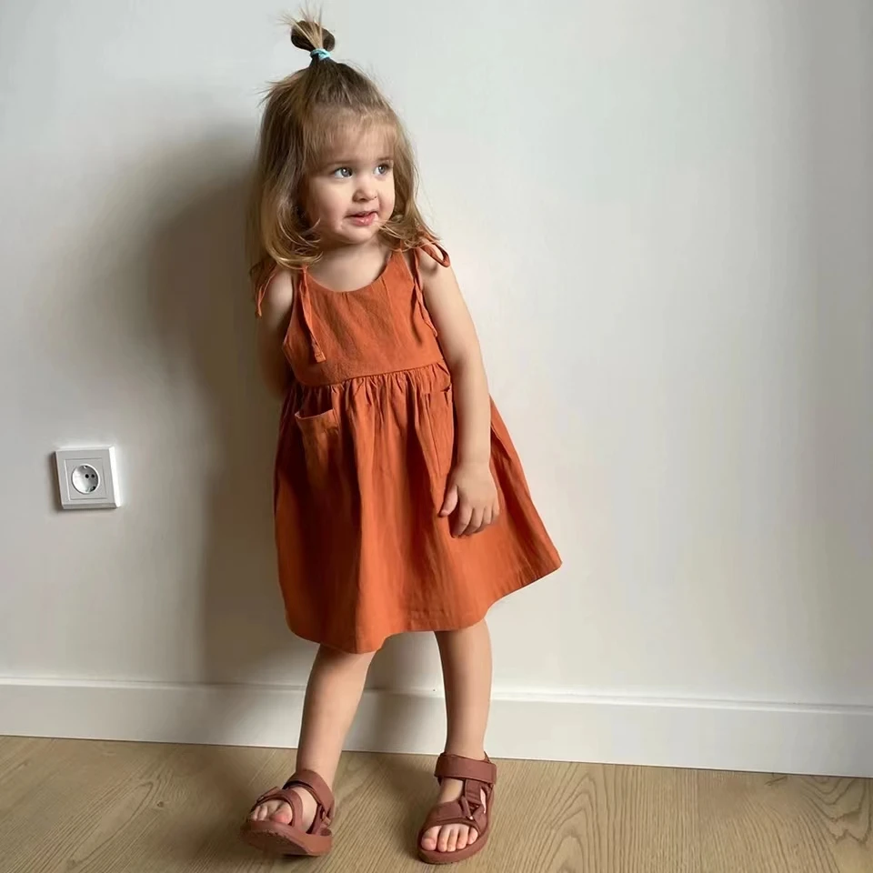 Solid Color Dress Kid Sleeveless Knee-length Pure Cotton Girl Skirt 2024 Summer One-piece Dress Beachwear Breathable New Style
Solid Color Dress Kid Sleeveless Knee-length Pure Cotton Girl Skirt 2024 Summer One-piece Dress Beachwear Breathable New Style