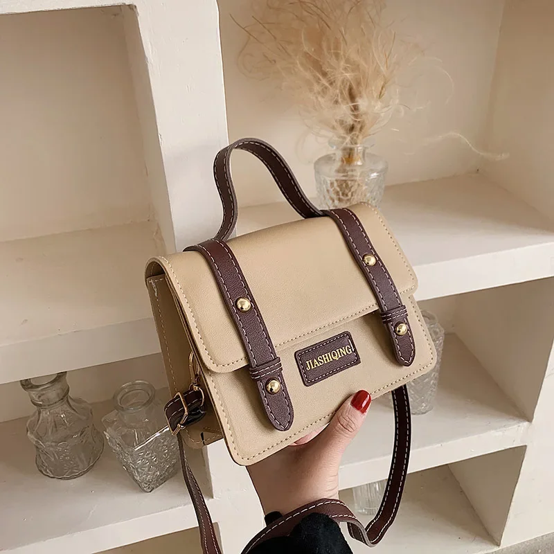 

2023 New Trendy Academy Style Retro Handheld Shoulder Women's Bag Versatile Crossbody Small Square Bag High Sense Small Bag