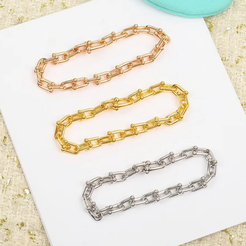 European and American trendy horseshoe chain bracelet 925 silver plated classic men's and women's fashion brand jewelry gift
European and American trendy horseshoe chain bracelet 925 silver plated classic men's and women's fashion brand jewelry gift