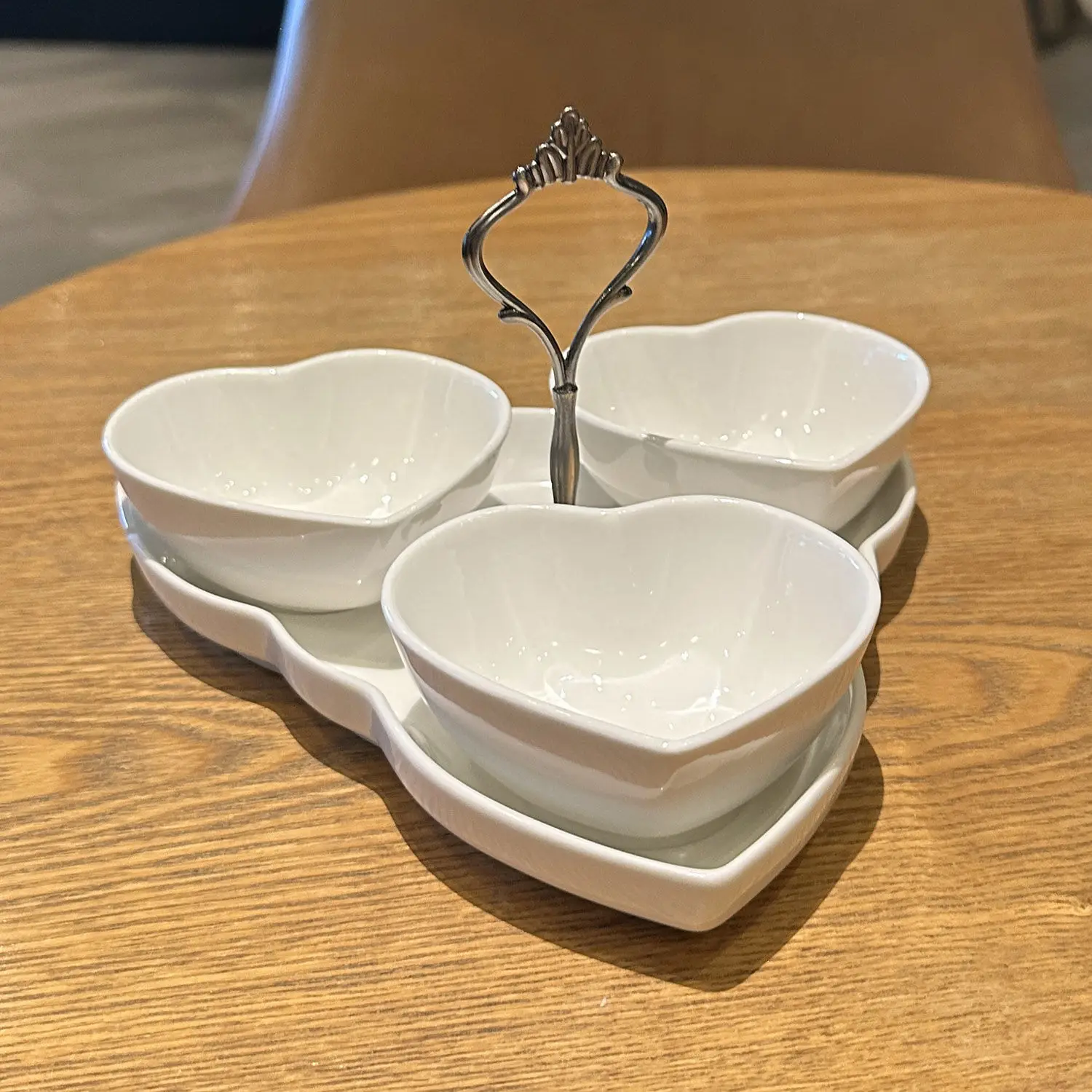 Ceramic Portable Fruit Basket Tray Refreshment Tray Dessert Fruit Dividing Tray
Ceramic Portable Fruit Basket Tray Refreshment Tray Dessert Fruit Dividing Tray