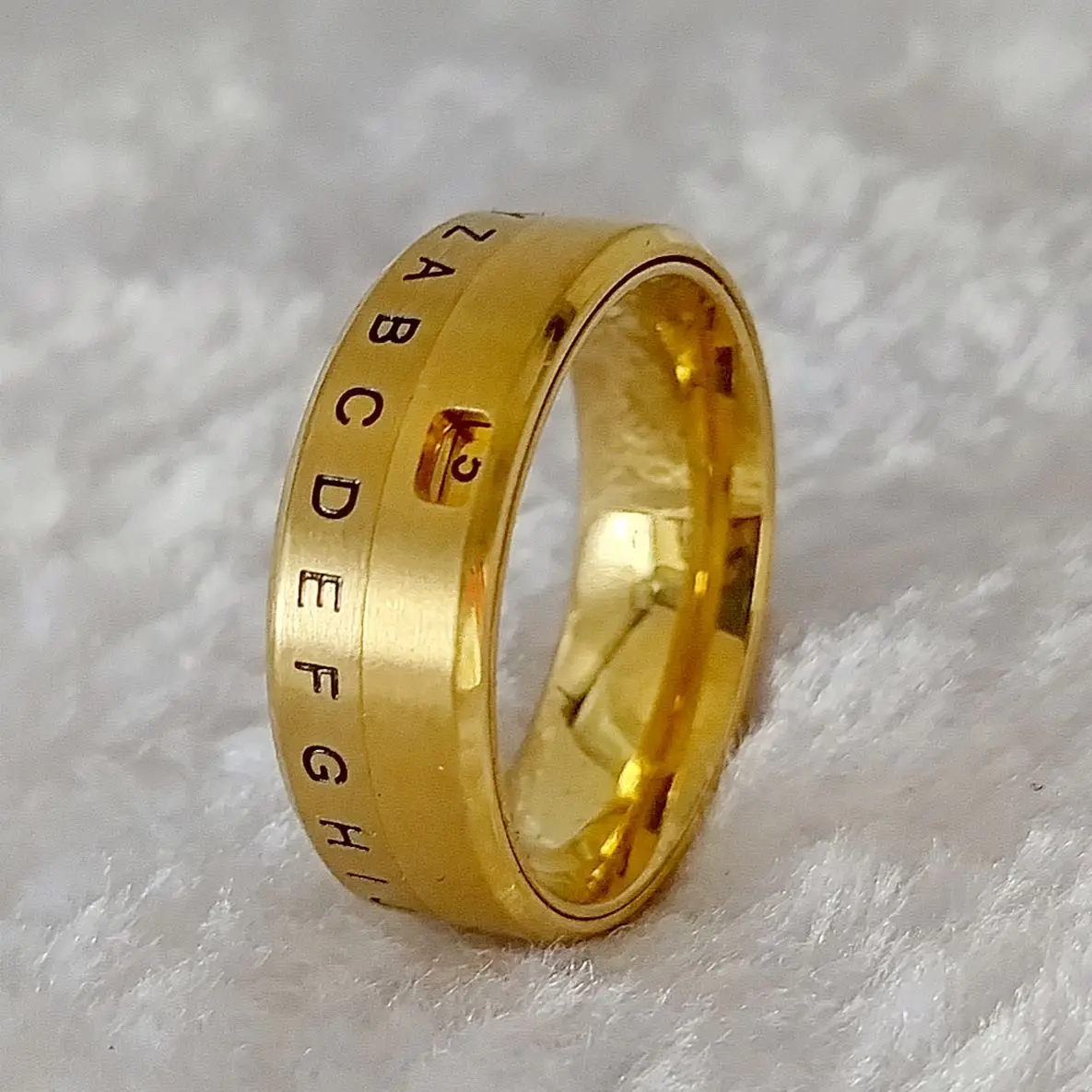 Wholesale 8mm Spinning Anxiety Wedding Rings For Men Boys Male Fashion Party costume Gold Stainless Steel Jewelry Rotating Ring
Wholesale 8mm Spinning Anxiety Wedding Rings For Men Boys Male Fashion Party costume Gold Stainless Steel Jewelry Rotating Ring