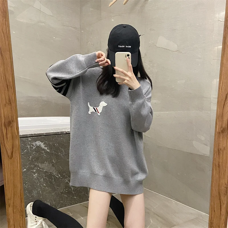 TB Loose Gray Version of Hip Sweater Women's Autumn and Winter Thickened Chest Puppy Pullover Knitted Sweater Hipster
TB Loose Gray Version of Hip Sweater Women's Autumn and Winter Thickened Chest Puppy Pullover Knitted Sweater Hipster