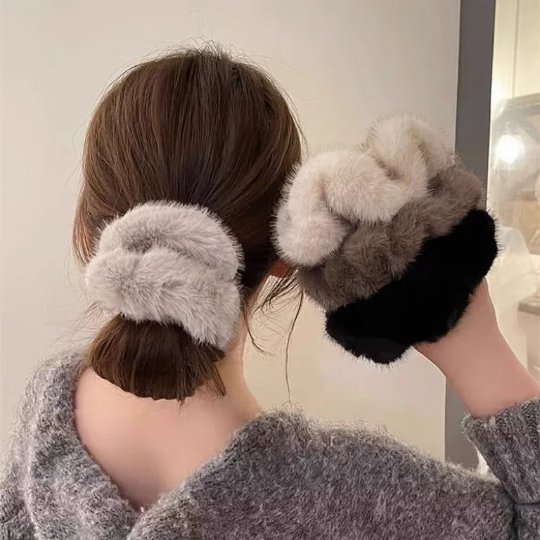 Fashion Faux Fur Plush Head Rope Winter Large Intestine Hair Circle Band Scrunchies Women Girls Tie Hair Rope Hair Accessory
Fashion Faux Fur Plush Head Rope Winter Large Intestine Hair Circle Band Scrunchies Women Girls Tie Hair Rope Hair Accessory