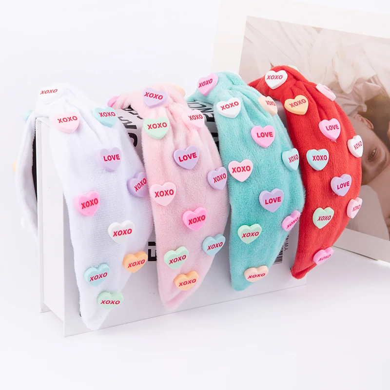 Повязка на голову женская с надписью на английском, в европейском и американском стиле
Повязка на голову женская с надписью на английском, в европейском и американском стиле