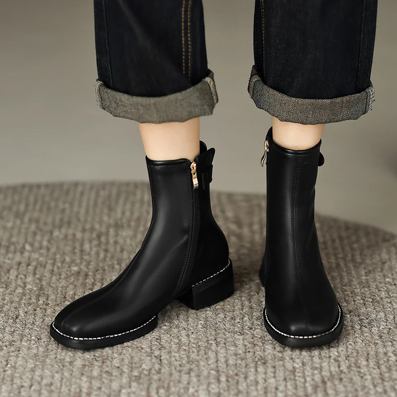 Metal Buckle Decorated Korean Women's Ankle Boots Thick Heel Zipper Square Toe Woman Short Boots 2023 Autumn Winter Warm Boots
Metal Buckle Decorated Korean Women's Ankle Boots Thick Heel Zipper Square Toe Woman Short Boots 2023 Autumn Winter Warm Boots