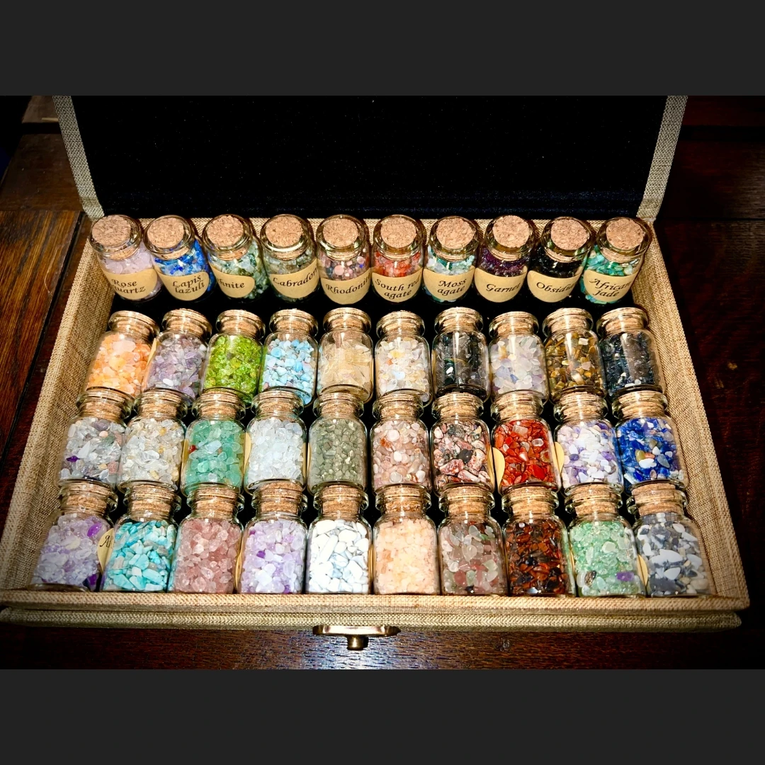 1 Box Natural Mini Gemstone Crystal Chips Bottle Set (40 Pieces) Gravels Tumbled Stone Vials Nature's Gift For Home Decor DIY
1 Box Natural Mini Gemstone Crystal Chips Bottle Set (40 Pieces) Gravels Tumbled Stone Vials Nature's Gift For Home Decor DIY