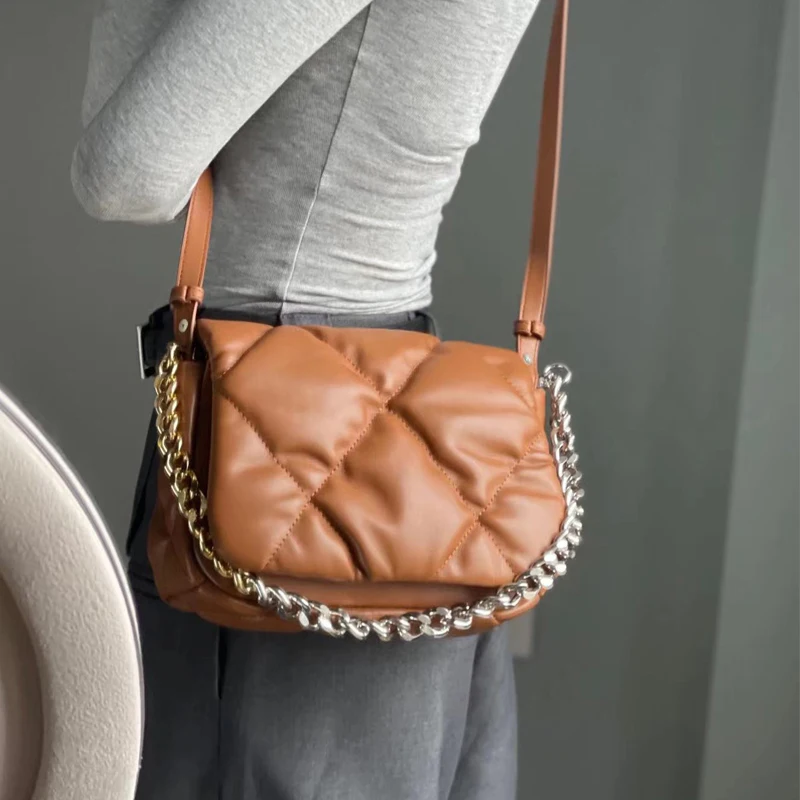 New Pineapple Bag Large Capacity Rhombic Color Contrast Chain Anime Crossbody Bags for Women Small Square Ladies Hand Bags
New Pineapple Bag Large Capacity Rhombic Color Contrast Chain Anime Crossbody Bags for Women Small Square Ladies Hand Bags