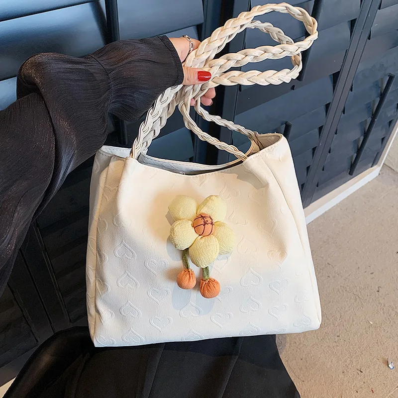 2023 New Love Print Flower Decoration Small Bag Single Shoulder Bag Handbag Summer Trendy Cute Women's Bag
2023 New Love Print Flower Decoration Small Bag Single Shoulder Bag Handbag Summer Trendy Cute Women's Bag