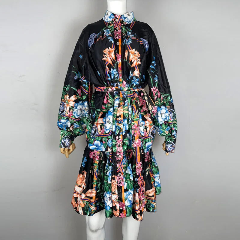 2022 Multicolor retro print geometric pattern tie waist single-breasted loose dress ladies autumn new style big hem Puff skirt
2022 Multicolor retro print geometric pattern tie waist single-breasted loose dress ladies autumn new style big hem Puff skirt