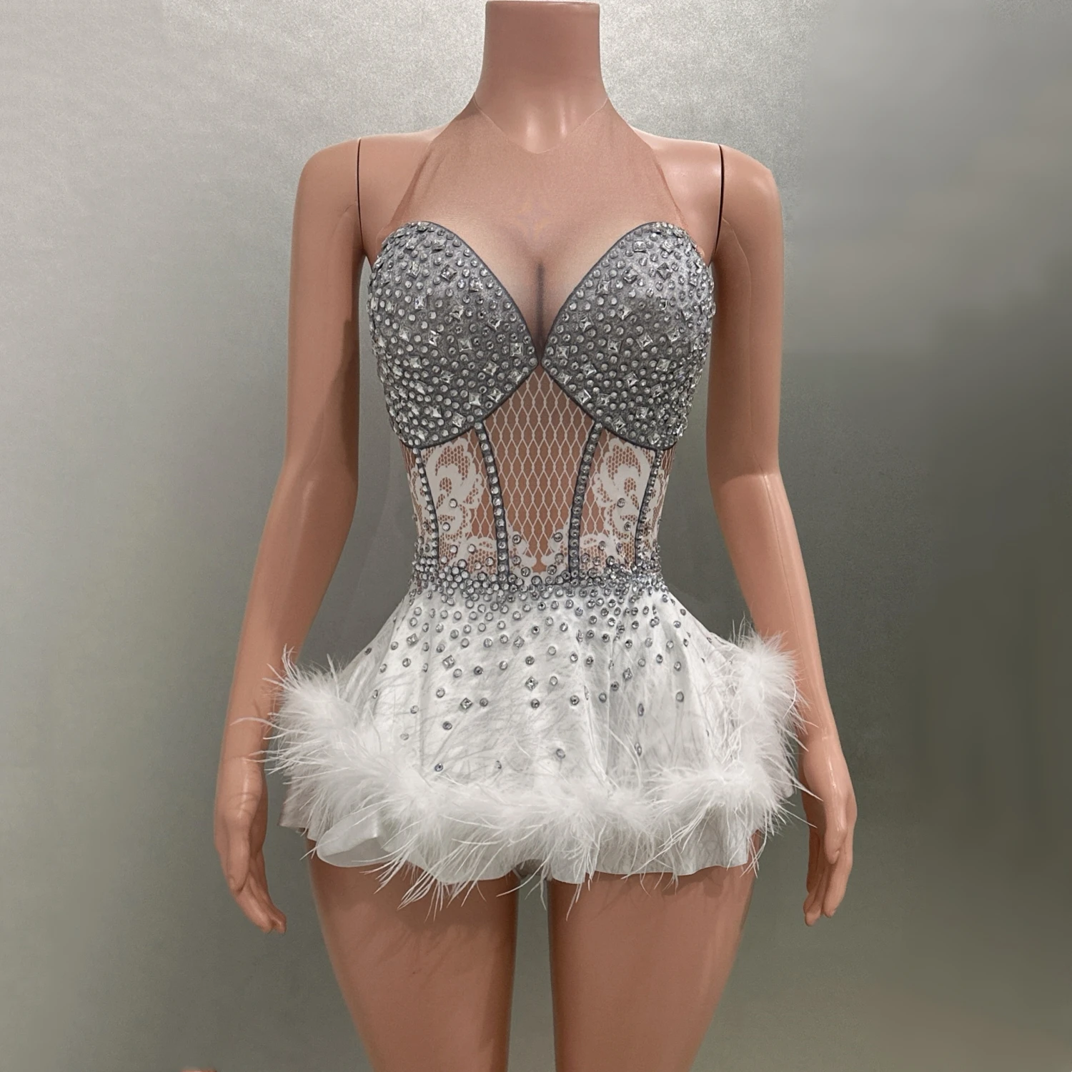 2022 Glisten Rhinestones White Feather Dress Birthday Celebrate Dress Nightclub Party Singer Costume Dance Show Outfit
2022 Glisten Rhinestones White Feather Dress Birthday Celebrate Dress Nightclub Party Singer Costume Dance Show Outfit
