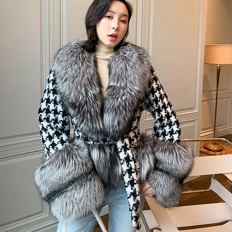 New Winter Women's Jacket Faux Fox Fur Grass Short Thousand Bird Plaid Double Sided Fleece Collar V-Neck Warm Preservation Coat
New Winter Women's Jacket Faux Fox Fur Grass Short Thousand Bird Plaid Double Sided Fleece Collar V-Neck Warm Preservation Coat