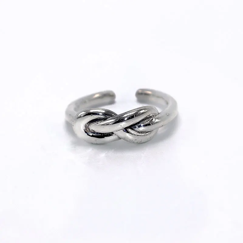 Vintage Fashion Personality Winding Ring Unisex Simple Silver Color Open Ring Banquet Jewelry Accessories Gift
Vintage Fashion Personality Winding Ring Unisex Simple Silver Color Open Ring Banquet Jewelry Accessories Gift