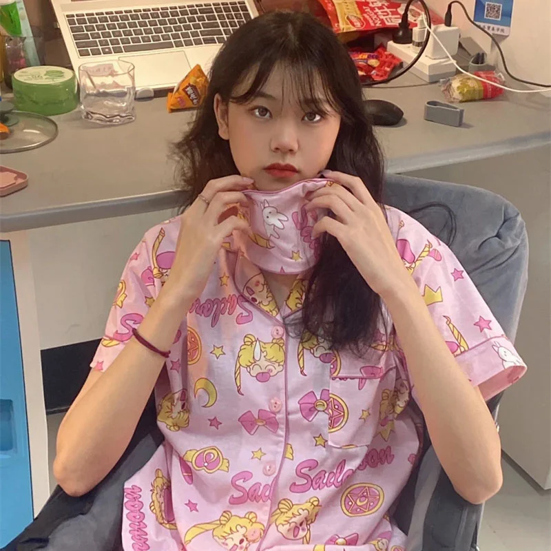 Милая женская пижама Сейлор Мун, аниме кавайная одежда Сейлор Мун для девочек, пижамный комплект с короткими рукавами, короткие штаны, детская одежда
Милая женская пижама Сейлор Мун, аниме кавайная одежда Сейлор Мун для девочек, пижамный комплект с короткими рукавами, короткие штаны, детская одежда