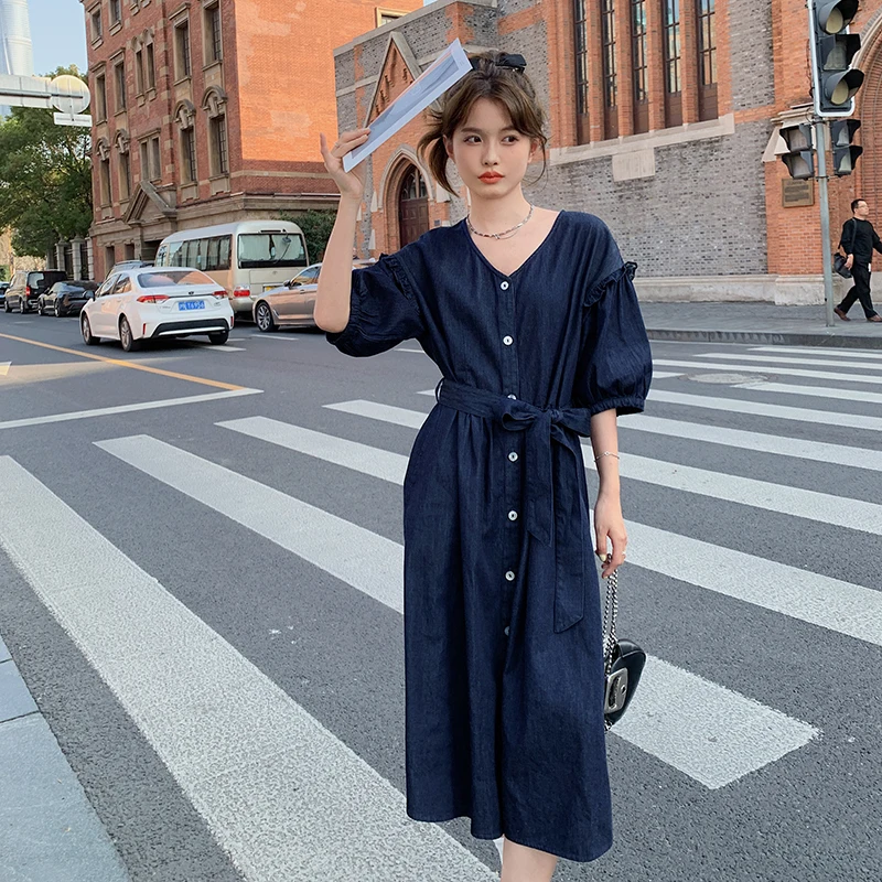 Women Fashion Denim Dress 2023 Summer Elegant Loose Short Sleeve V-neck Single Breasted Bandage Korean Long Dresses Lady 2313
Women Fashion Denim Dress 2023 Summer Elegant Loose Short Sleeve V-neck Single Breasted Bandage Korean Long Dresses Lady 2313