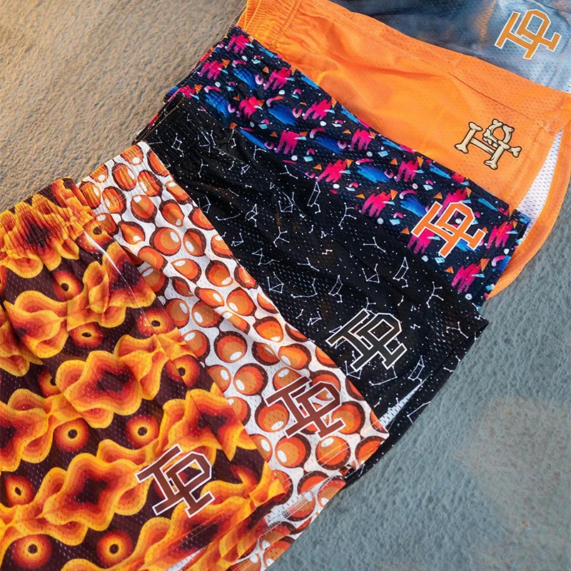 Men's and women's half length pants 2022 summer new style shorts fast drying fashion sweat pants Hawaiian beach casual pants 
Men's and women's half length pants 2022 summer new style shorts fast drying fashion sweat pants Hawaiian beach casual pants